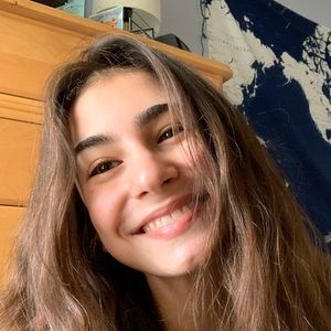 Meet your Posher, Chloe